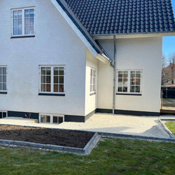 Belægning af lille terrasse i Randers